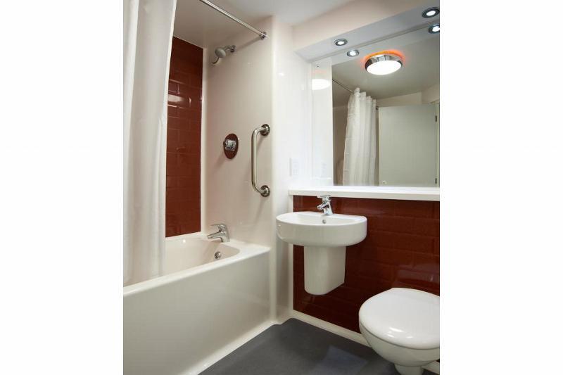 Travelodge Bradford Central Exteriör bild